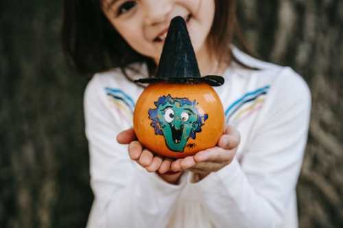 10 Halloween Crafts To Spook The Neighbours
