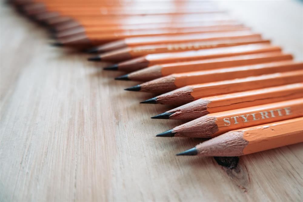 What Do Pencil Numbers Mean? Pencil Grades Explained + Charts