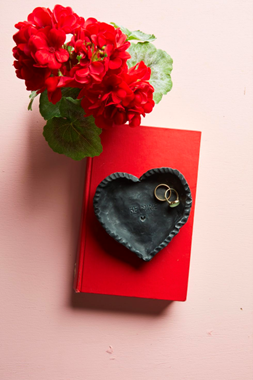 Valentine’s Day crafts - DIY jewellery plate